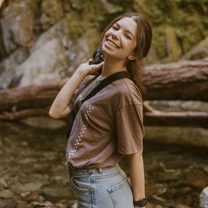 Meet your Posher, Lexis